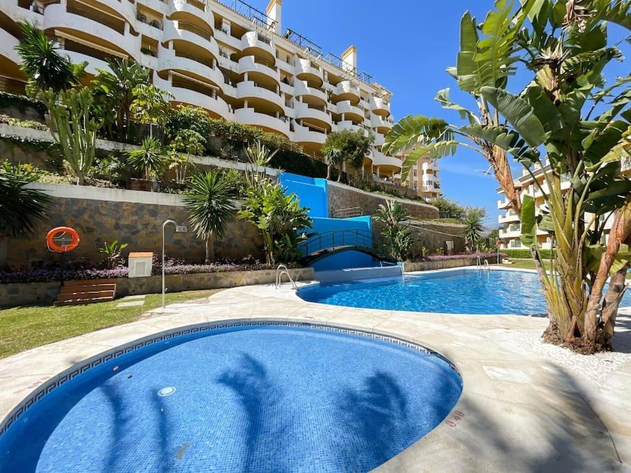 Panoramic Views 2 Bed Apartment *