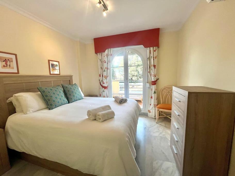 Panoramic Views 2 Bed Apartment *