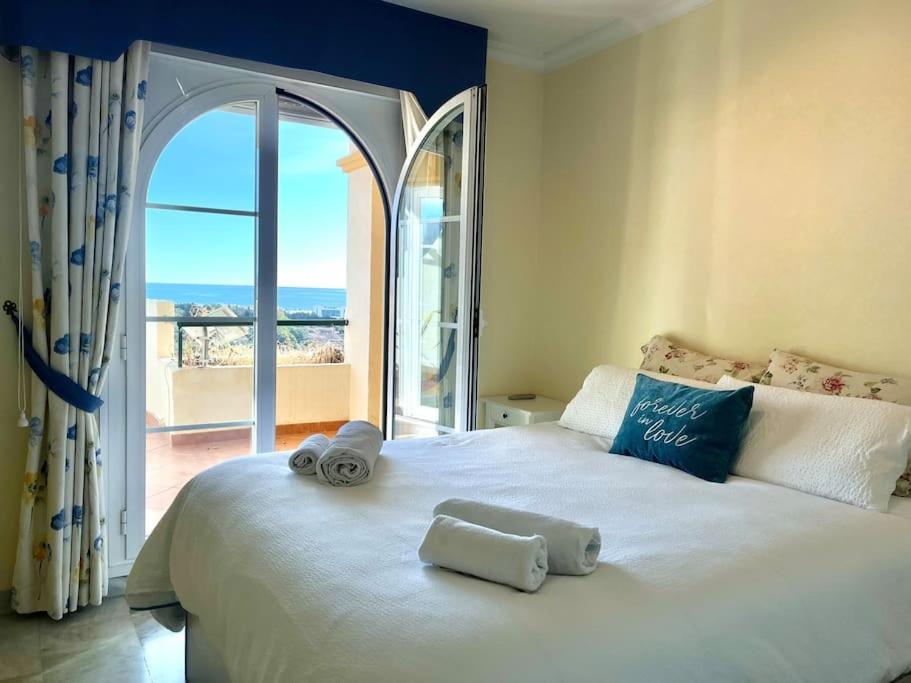 Panoramic Views 2 Bed Apartment